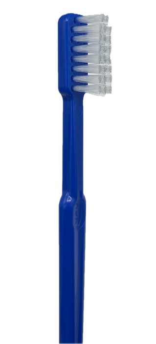 Cepillo dental adulto con mango de plastico y cerdas rectas de nylon. Pieza